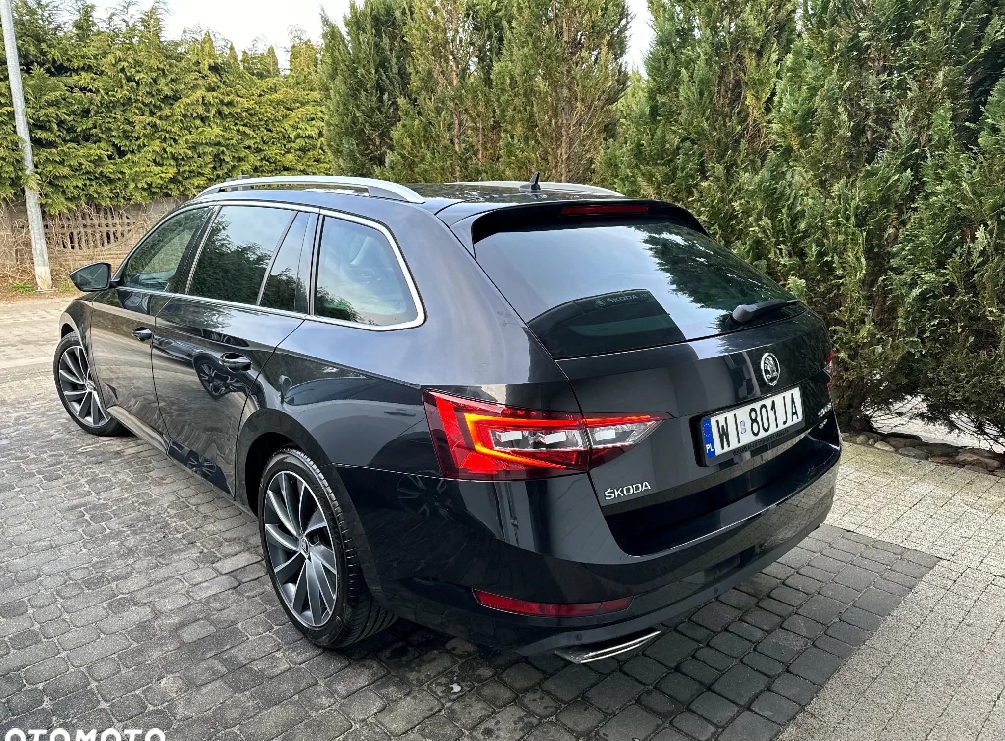 Skoda Superb cena 79900 przebieg: 229000, rok produkcji 2019 z Gdynia małe 67